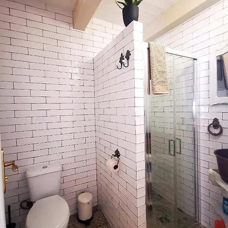 Апартаменты Charming Portuguese Style Apartment, For Rent 