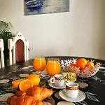 Charming Portuguese Style Apartment, For Rent Vida à Portuguesa, Gaivota Local
