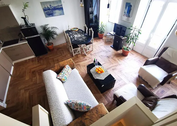 Apartment Charming Portuguese Style Apartment, For Rent 