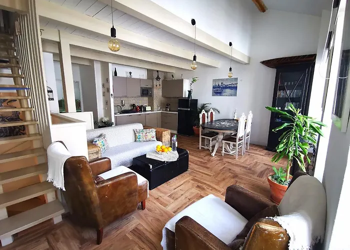 Apartment Charming Portuguese Style Apartment, For Rent 