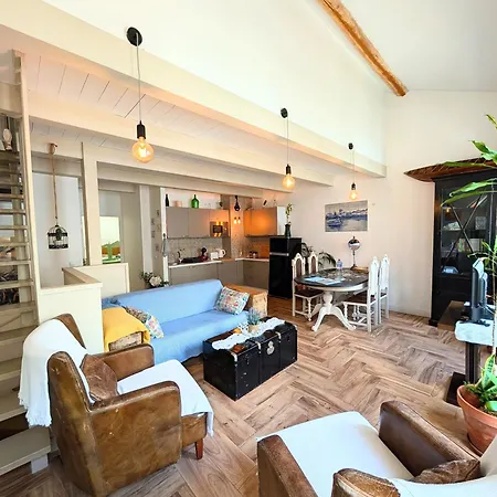 Appartement Charming Portuguese Style Apartment, For Rent 